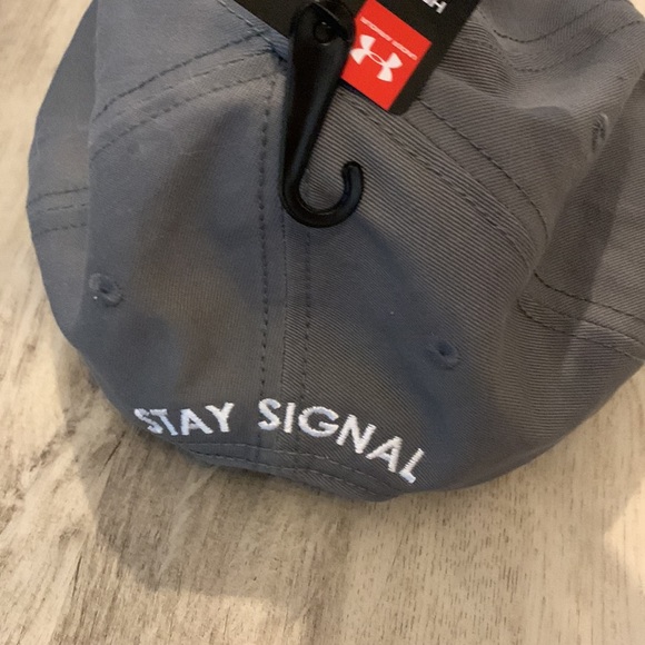 Stay Signal Under Armour hat brand new with tags - Picture 2 of 4